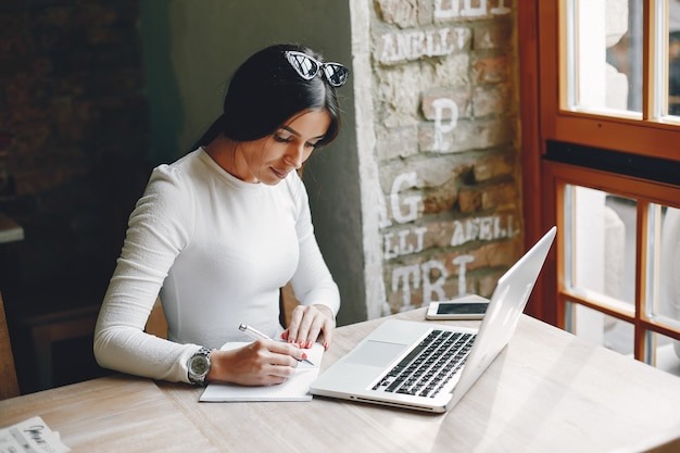 Menulis Artikel Ilmiah untuk Jurnal Nasional Tips dan Trik