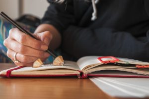 cara memilih jurnal yang tepat untuk publikasi